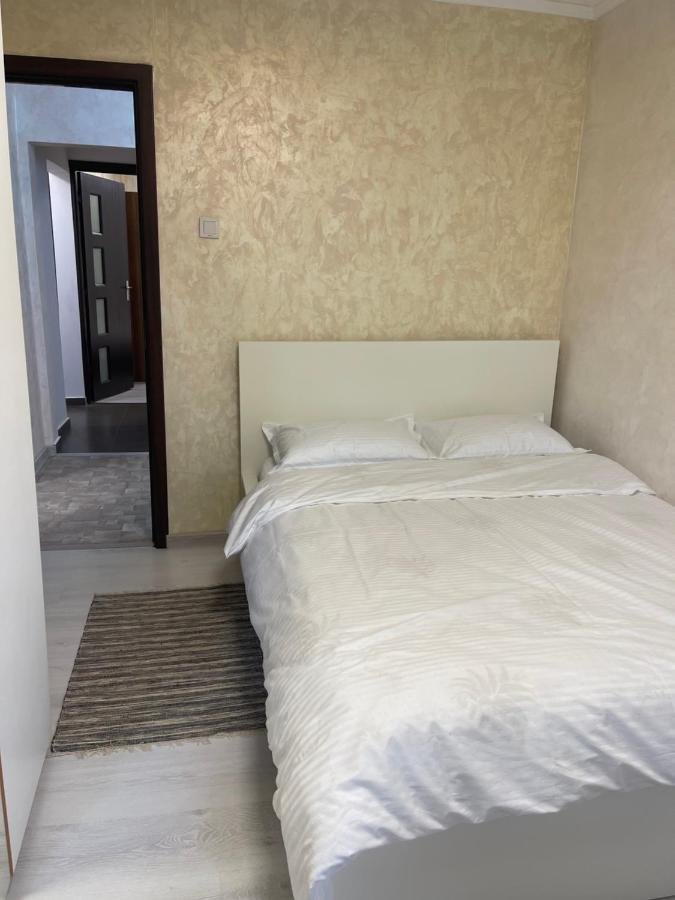 Guest House ทาร์กู จิอู ภายนอก รูปภาพ