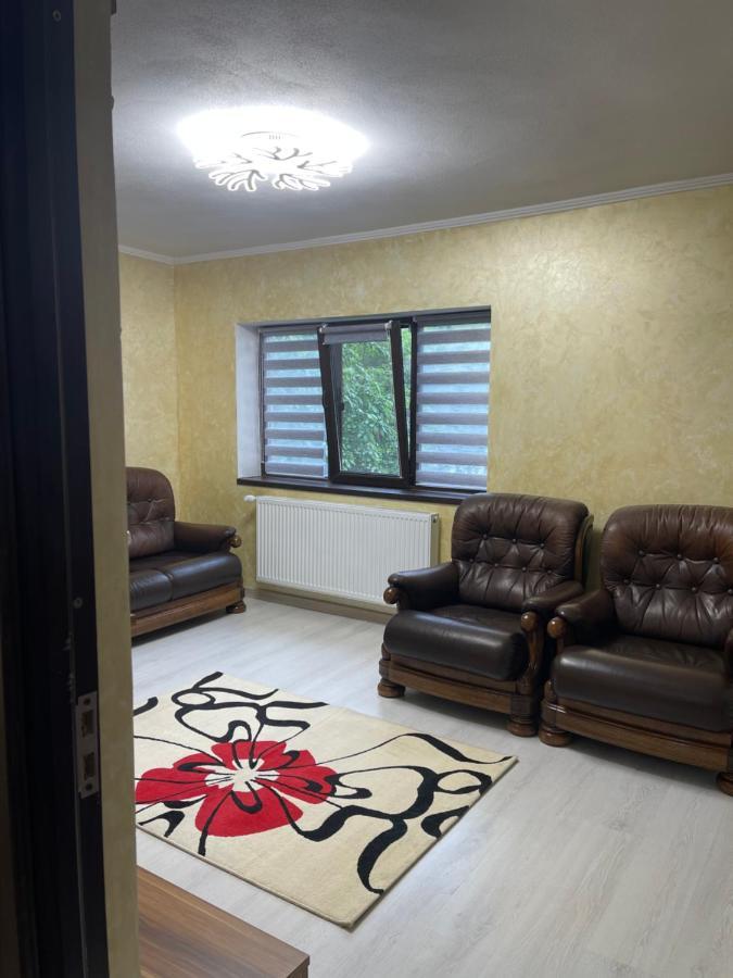 Guest House ทาร์กู จิอู ภายนอก รูปภาพ