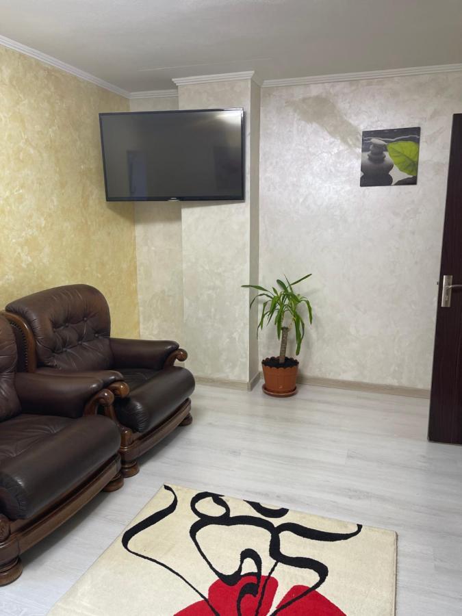 Guest House ทาร์กู จิอู ภายนอก รูปภาพ