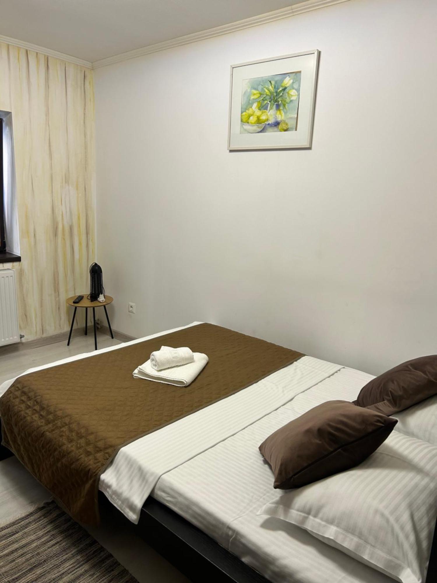Guest House ทาร์กู จิอู ภายนอก รูปภาพ