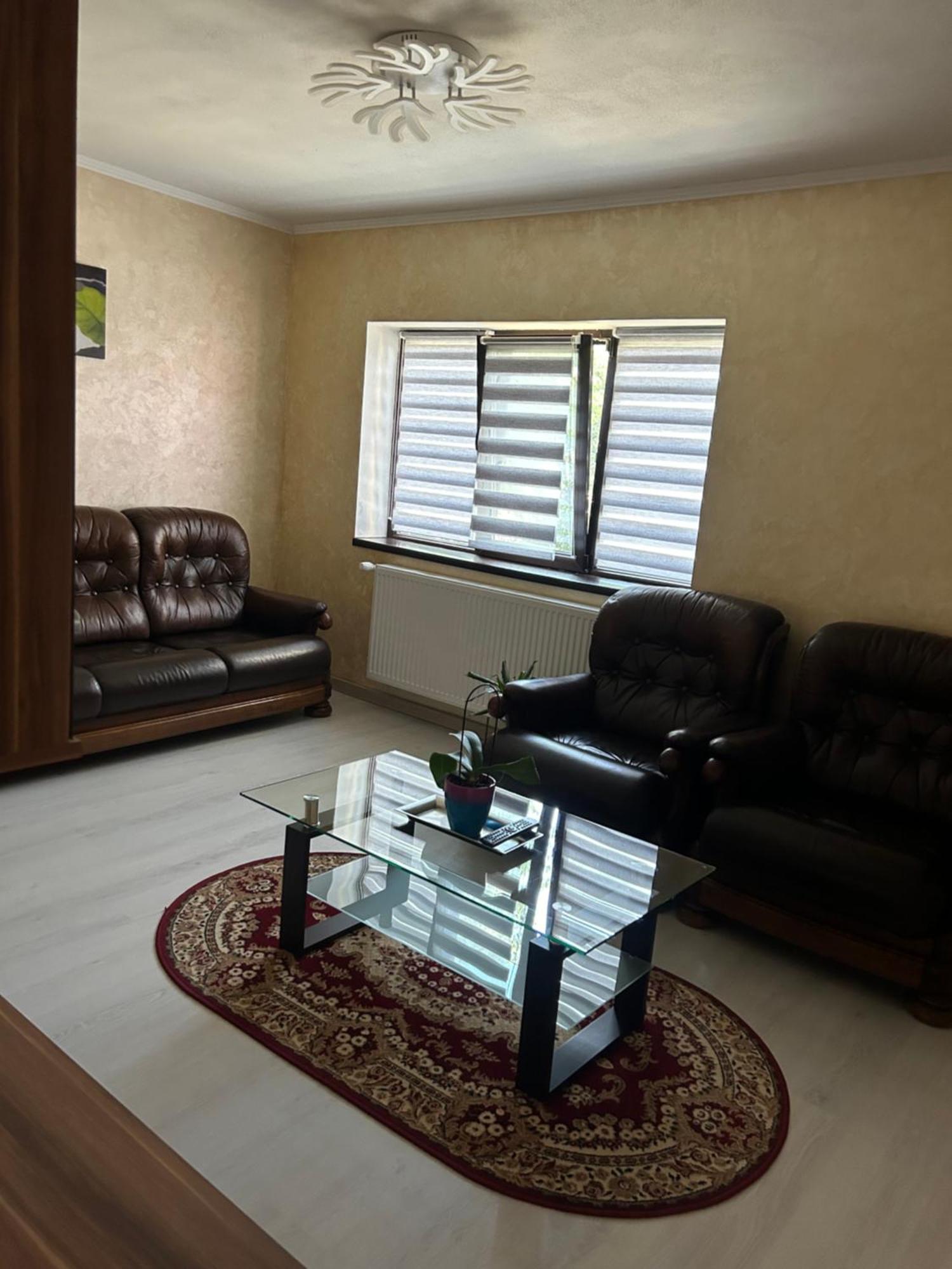 Guest House ทาร์กู จิอู ภายนอก รูปภาพ